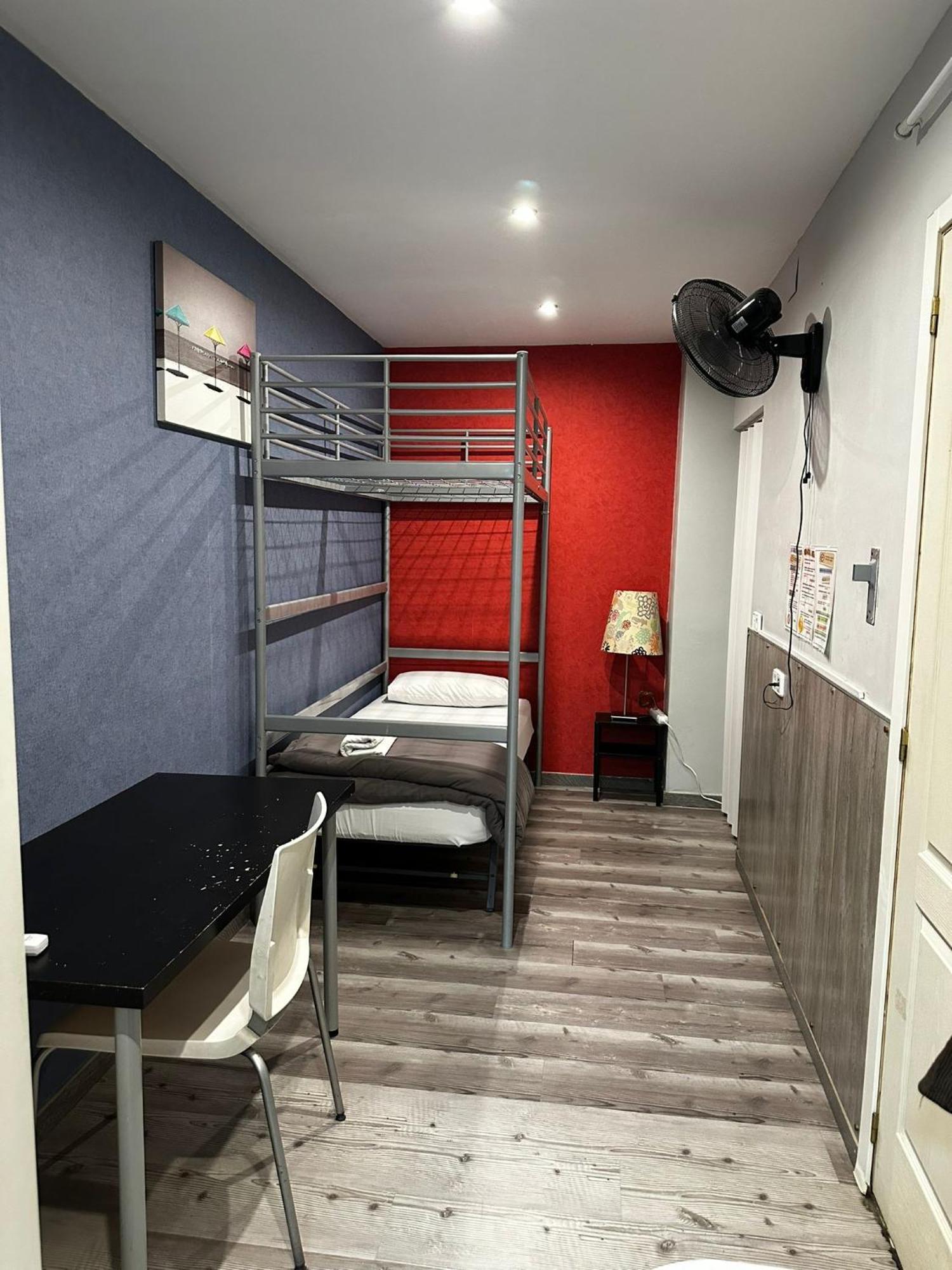 Bcn Condal Hostal برشلونة المظهر الخارجي الصورة