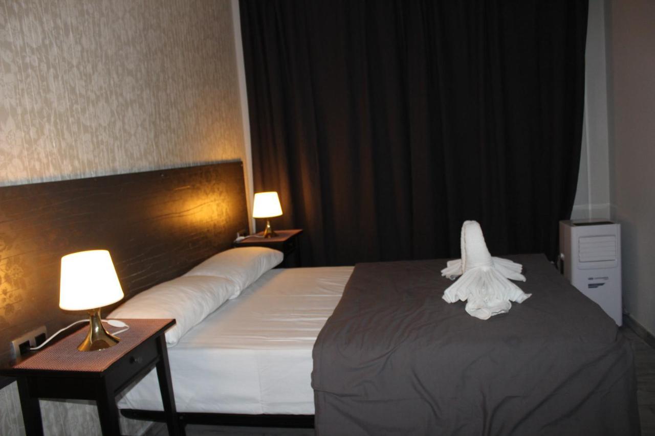 Bcn Condal Hostal برشلونة المظهر الخارجي الصورة