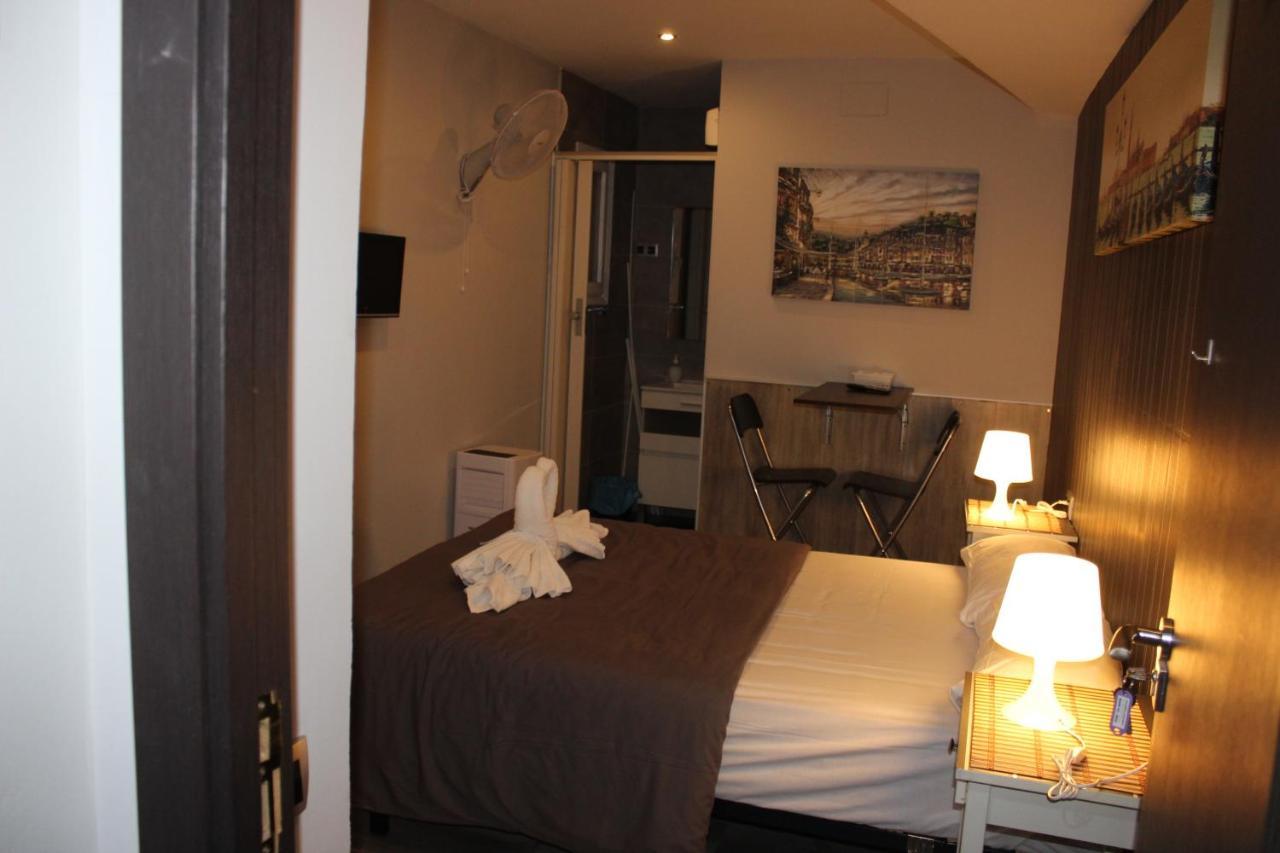 Bcn Condal Hostal برشلونة المظهر الخارجي الصورة