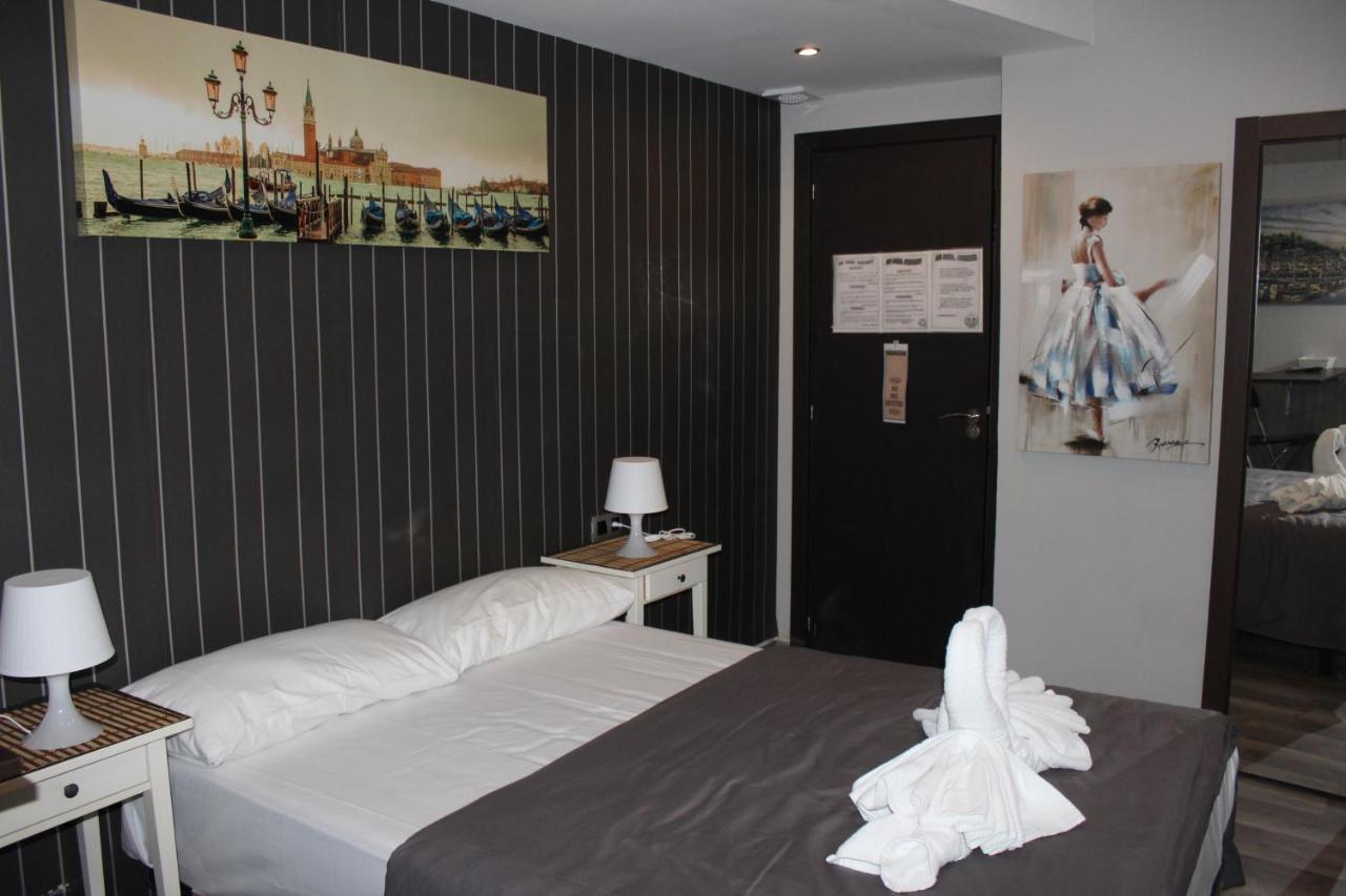 Bcn Condal Hostal برشلونة المظهر الخارجي الصورة