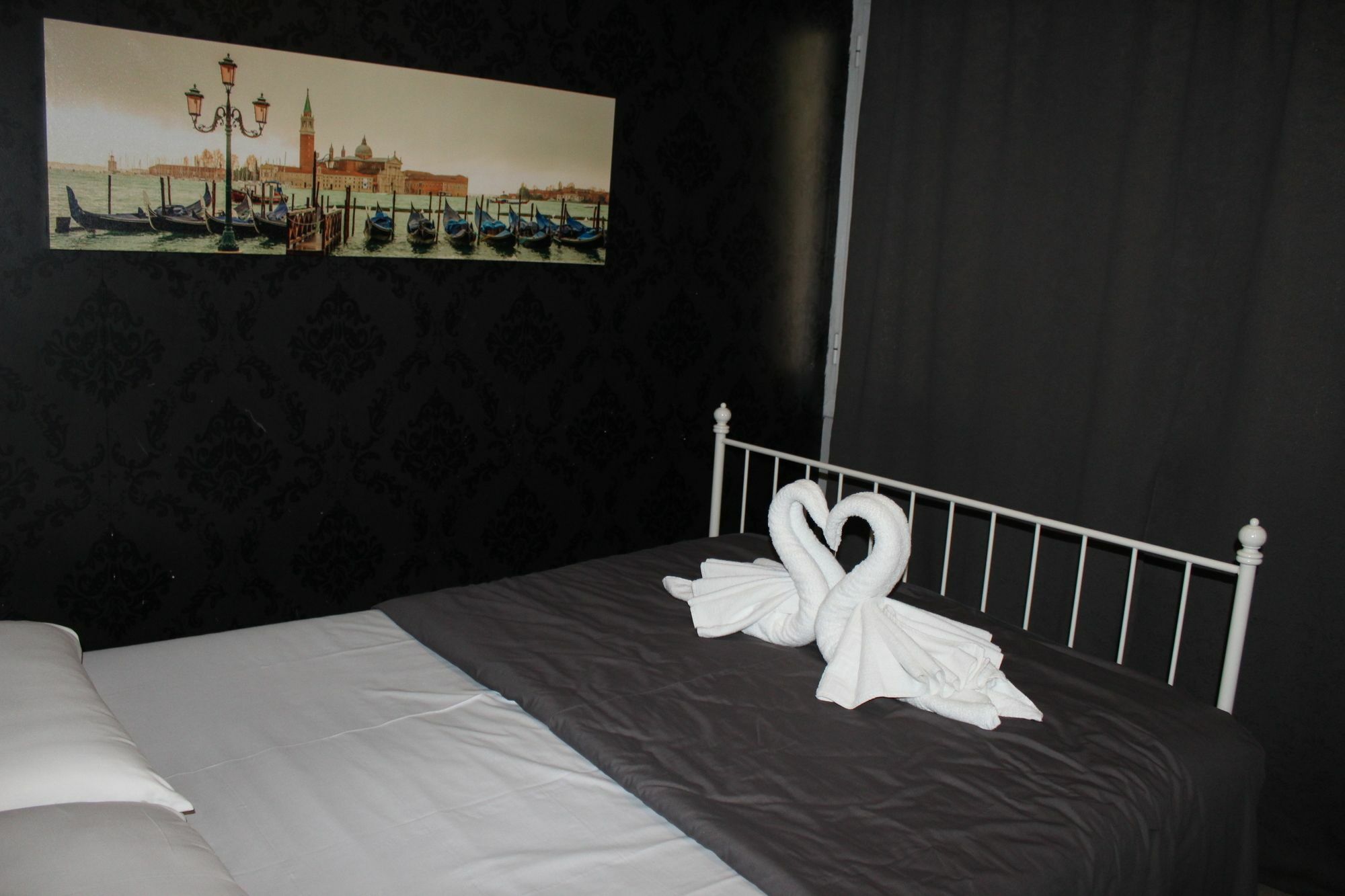 Bcn Condal Hostal برشلونة المظهر الخارجي الصورة