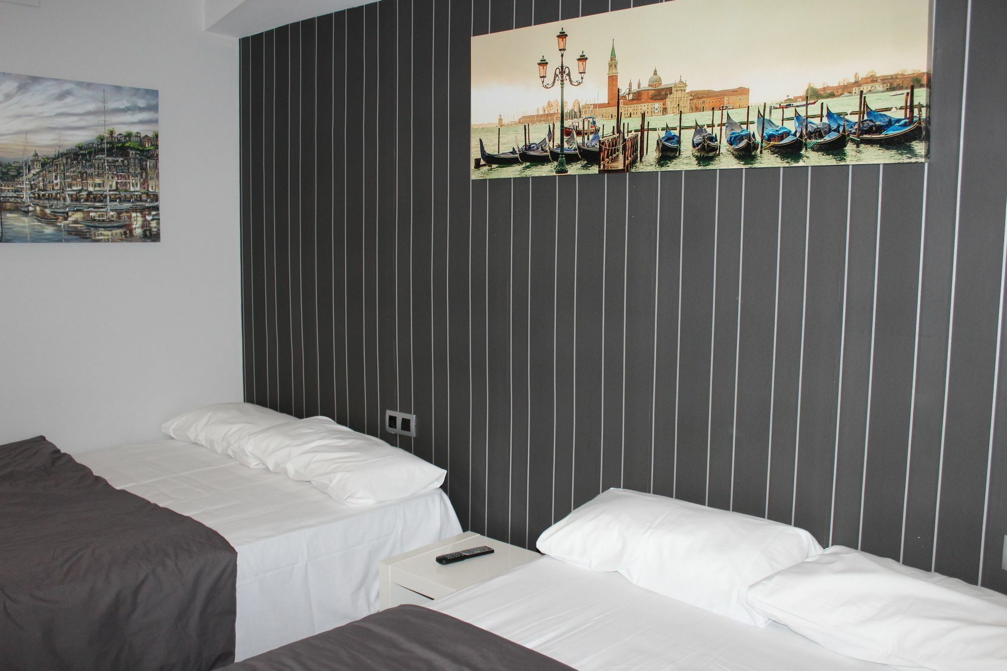 Bcn Condal Hostal برشلونة المظهر الخارجي الصورة
